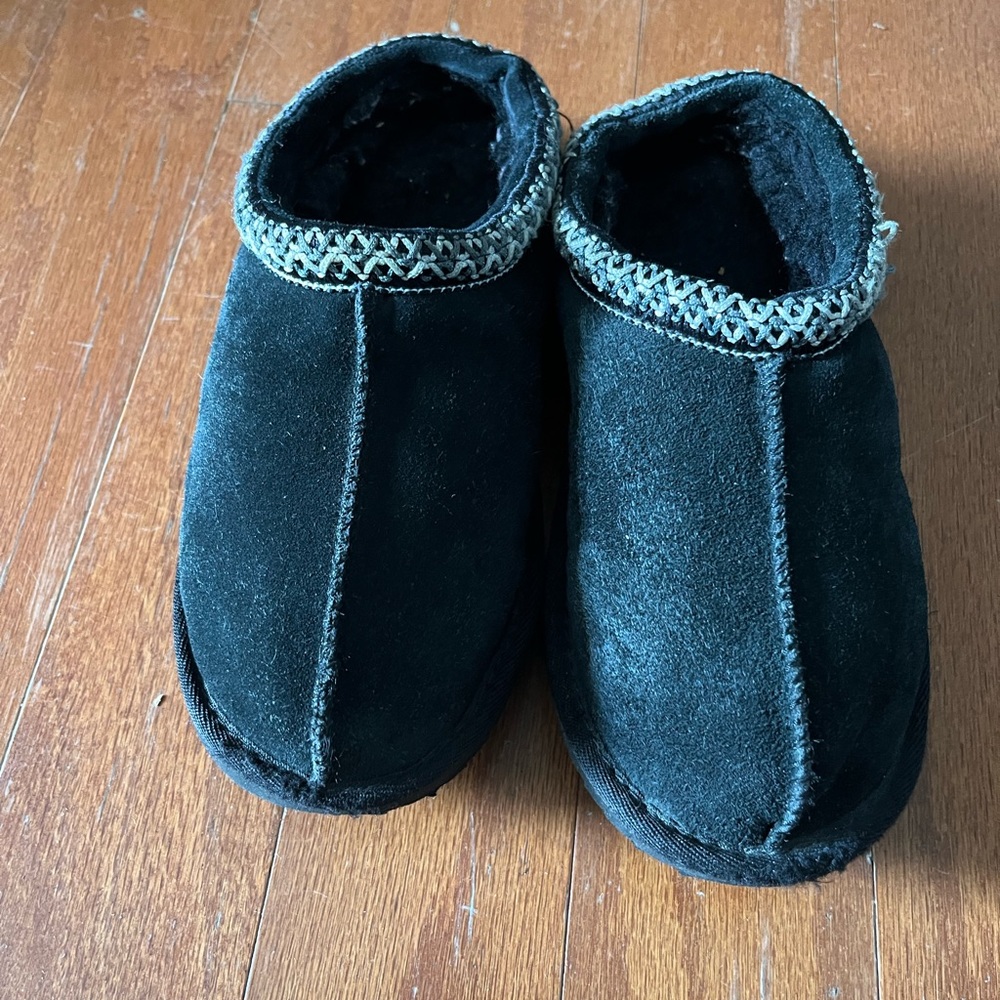 UGG slip on